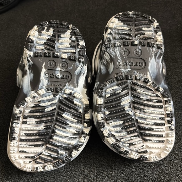 Toddler Crocs - Picture 3 of 7
